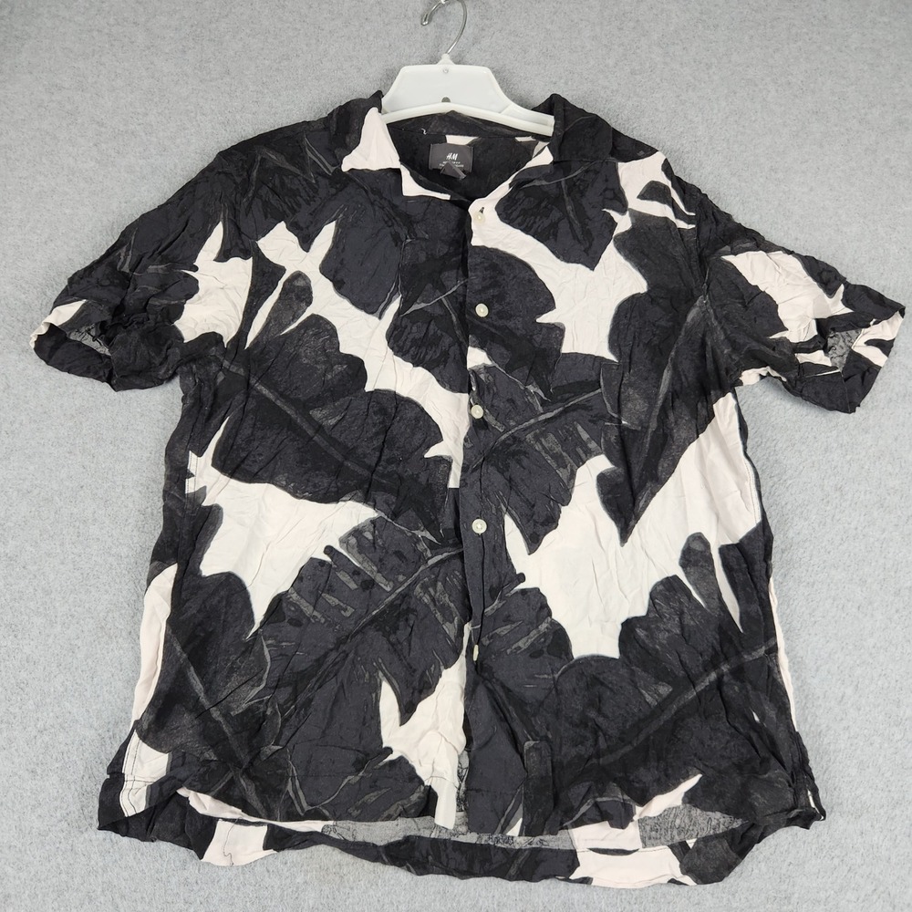 H&M Shirt Mens M Black White Tropical Leaf Regular Fit Short Sleeve Button Up